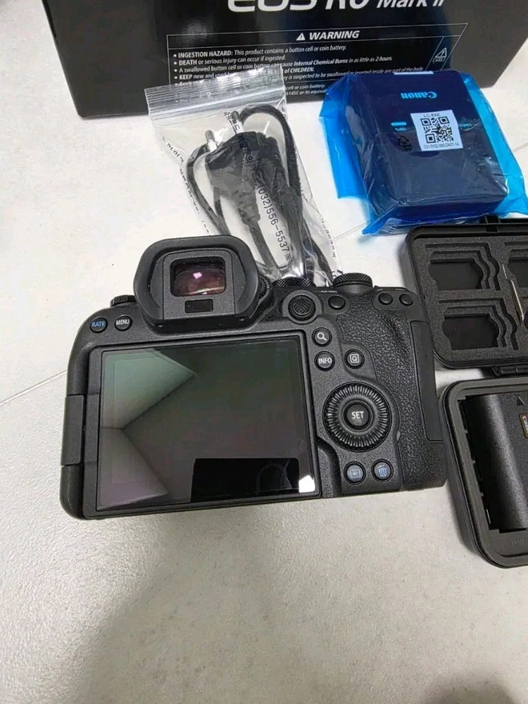 캐논 EOS R6 Mark II 풀박스 이미지