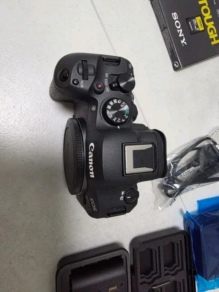 캐논 EOS R6 Mark II 풀박스 이미지