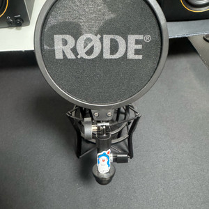 Rode NT1 마이크 팝필터 포함 이미지