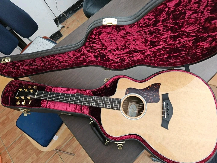 테일러 214ce-fo dlx ltd 이미지