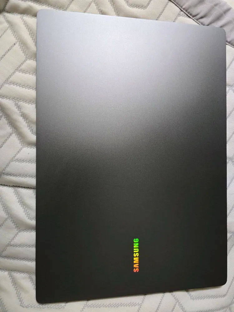 갤럭시북5프로 NT960XHA KD72G 이미지