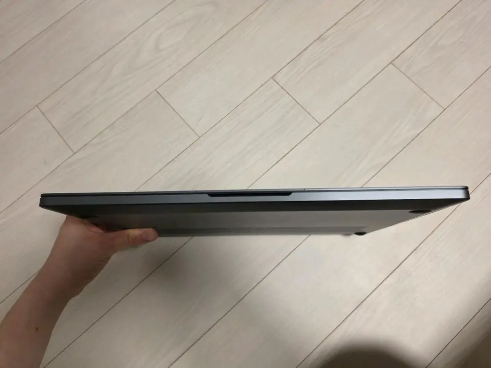 갤럭시북6 울트라 RTX 5060 NT960UJH-XC72Y 이미지