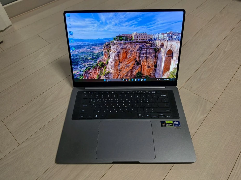 갤럭시북6 울트라 RTX 5060 NT960UJH-XC72Y 이미지