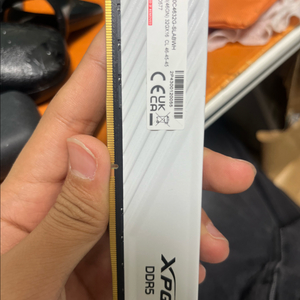 XPG DDR5 32GB 5600 CL46 화이트 이미지