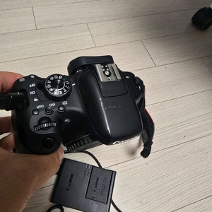 캐논 EOS 750D DSLR 카메라 이미지