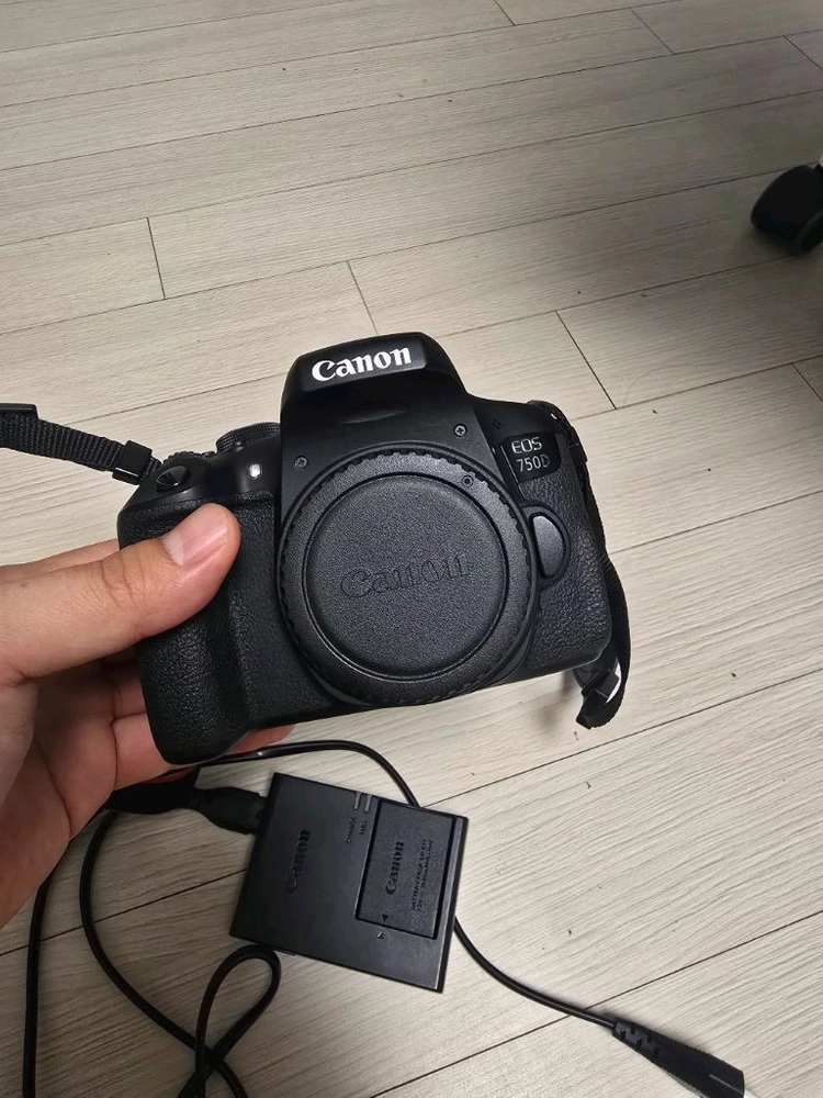 캐논 EOS 750D DSLR 카메라 이미지