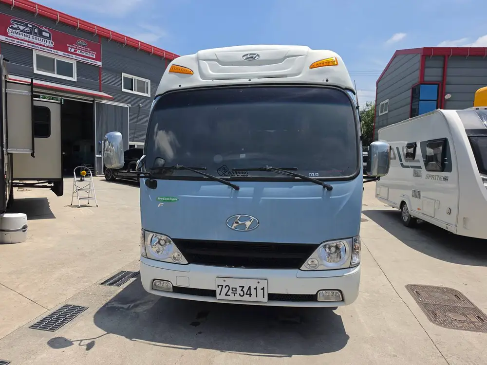 [ 인산철 + 인버터 + 25인승 + 무사고 ] 현대 뉴 카운티 캠핑카, 09년식, 1,500만원 이미지