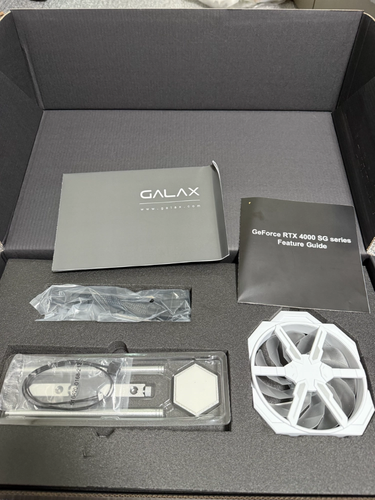 갤럭시 rtx 4080 super 화이트 풀박 이미지