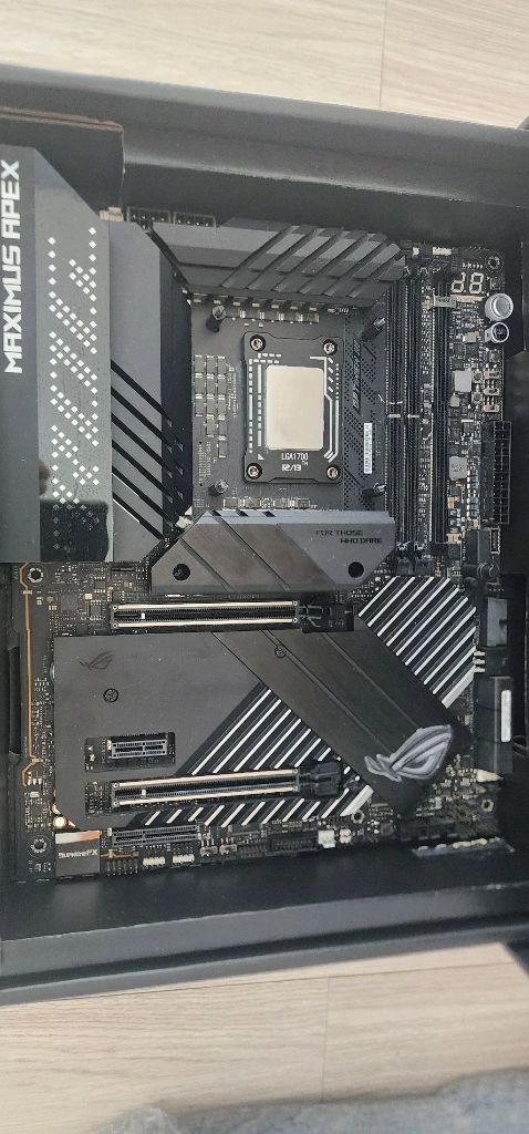 i7 13700kf + z690 rog apex 22년산팝니다 이미지