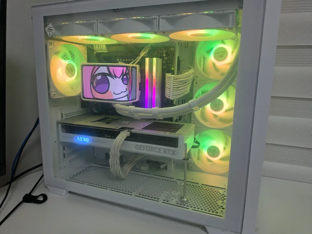 9800x3d RTX5080 하이엔드 화이트감성 게이밍 컴퓨터 이미지