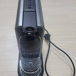 네스프레소 시티즈 플래티넘 판매합니다 이미지