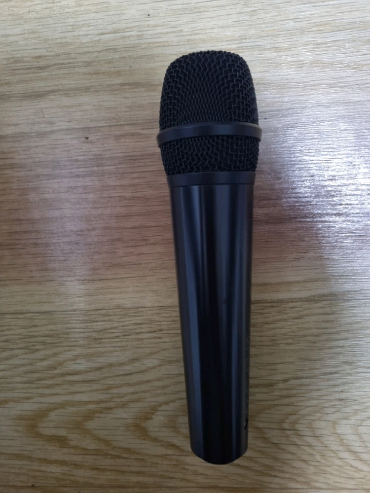 손트로닉스 SONTRONICS SOLO 다이나믹마이크 팝니다 SM58과 동급 이미지