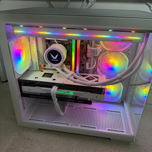 고성능 게이밍 PC 화이트 rtx4070ti 이미지