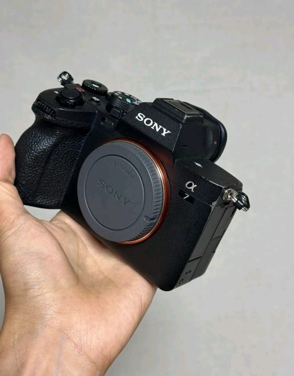 소니 a7m4 이미지