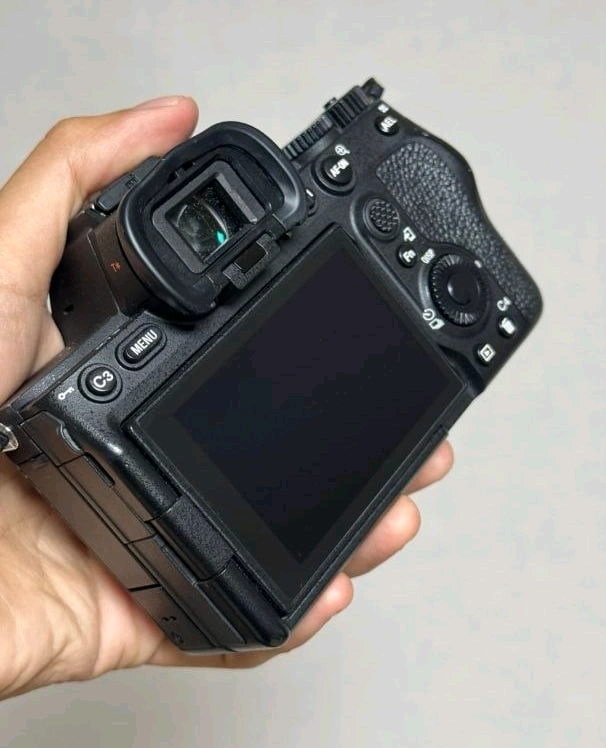 소니 a7m4 이미지