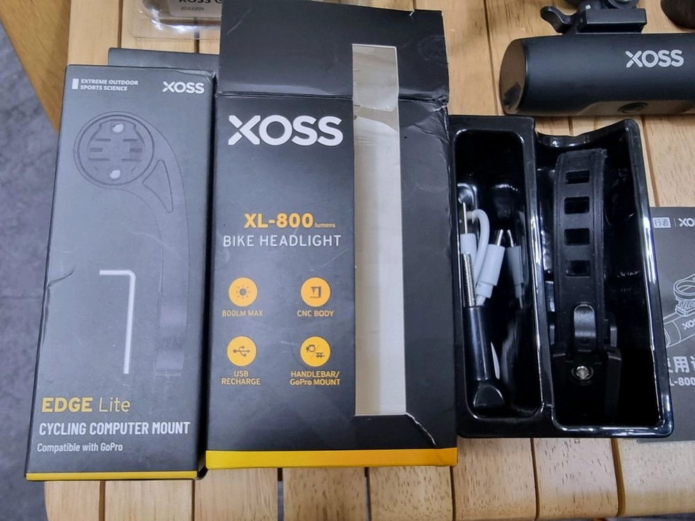 XOSS 자전거 GPS 속도계 / 전조등 / 후미등 / 센서 패키지 이미지