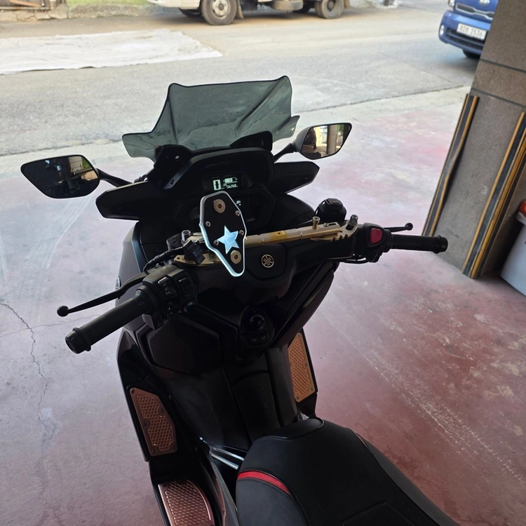23년식 xmax300 배달셋팅 판매합니다 이미지