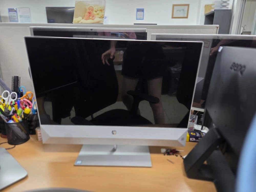 LG,삼성,벤큐,한성 모니터 및 HP올인원 데스크톱 25~27인치 다수 이미지
