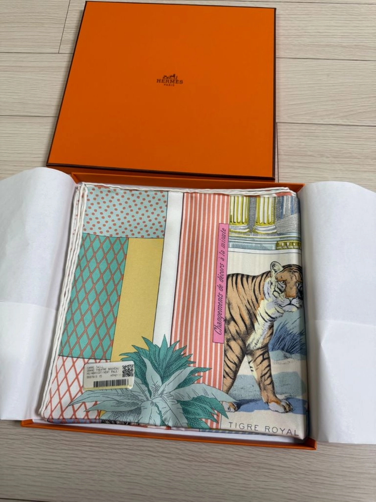에르메스 대극장 까레 GRAND THEATRE NOUVEAU SCARF 90 스카프 이미지