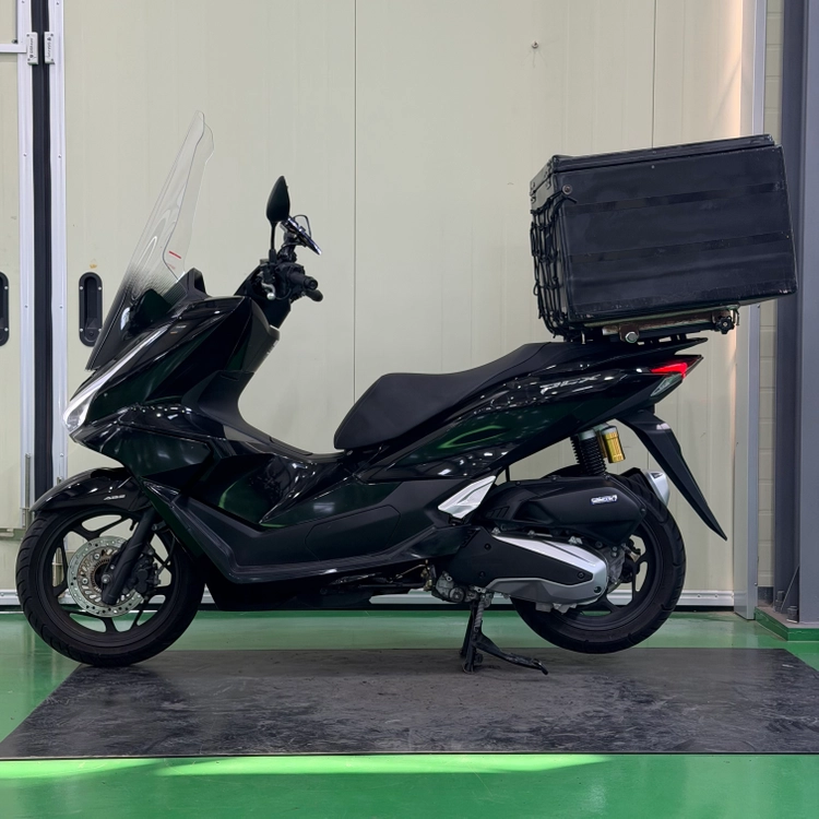 혼다 pcx125 25년식 짧은키로수 배달셋팅 저렴하게 판매합니다 이미지