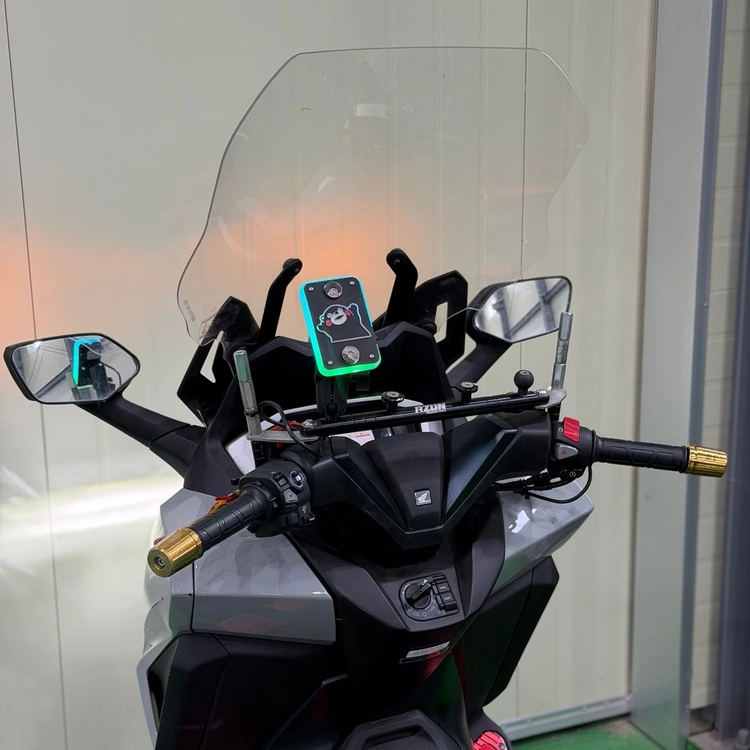 혼다 포르자350 25년식 준튜닝 배달셋팅 저렴하게 판매합니다 이미지