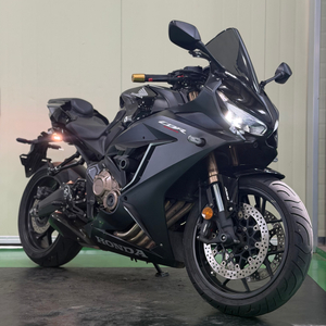 혼다 cbr650r 21년식 2만키로 2채널블박 백스텝 저렴하게 판매합니다 이미지