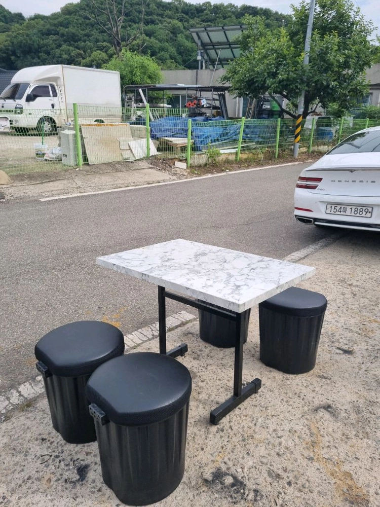 식당 분식집 호프집 4인용 식탁의자세트 이미지