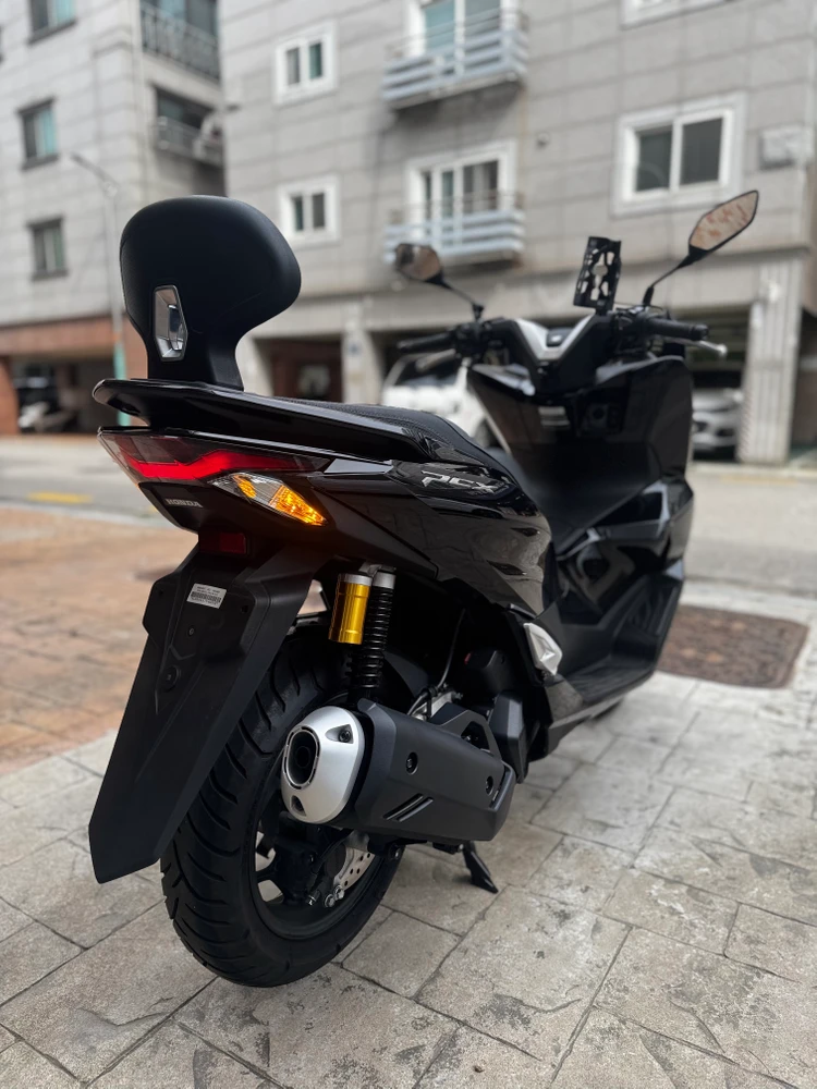 혼다 Pcx125 26년식 ABS 1천km 신차급 판매합니다. 이미지
