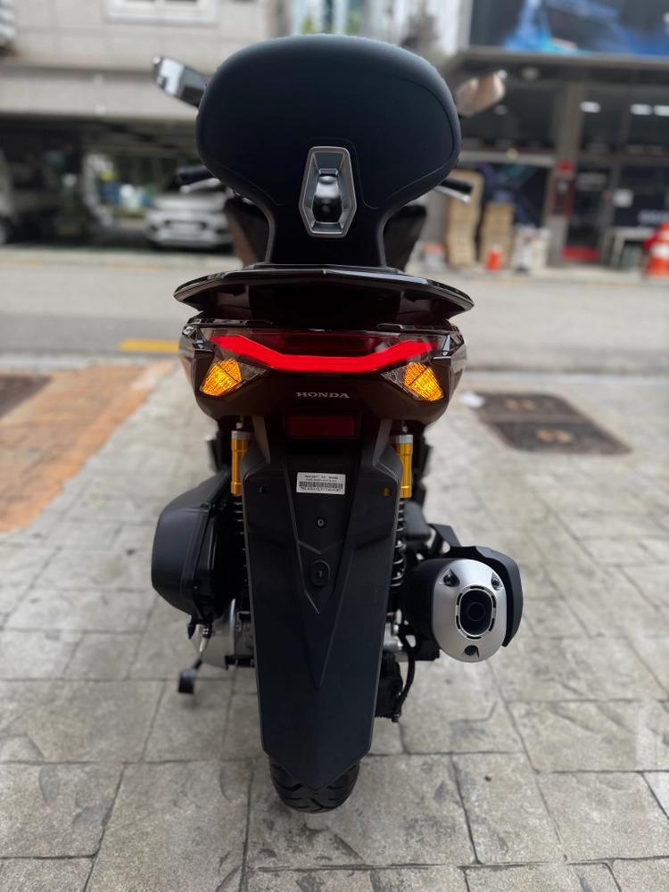 혼다 Pcx125 26년식 ABS 1천km 신차급 판매합니다. 이미지