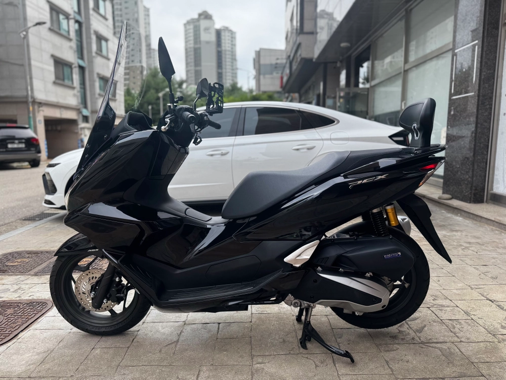 혼다 Pcx125 26년식 ABS 1천km 신차급 판매합니다. 이미지