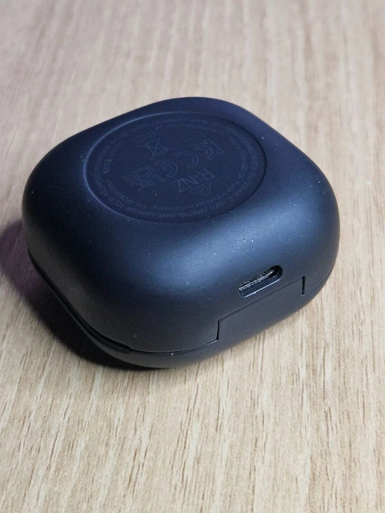 갤럭시 버즈2프로 그라파이트 충전본체 SM-R510 이미지