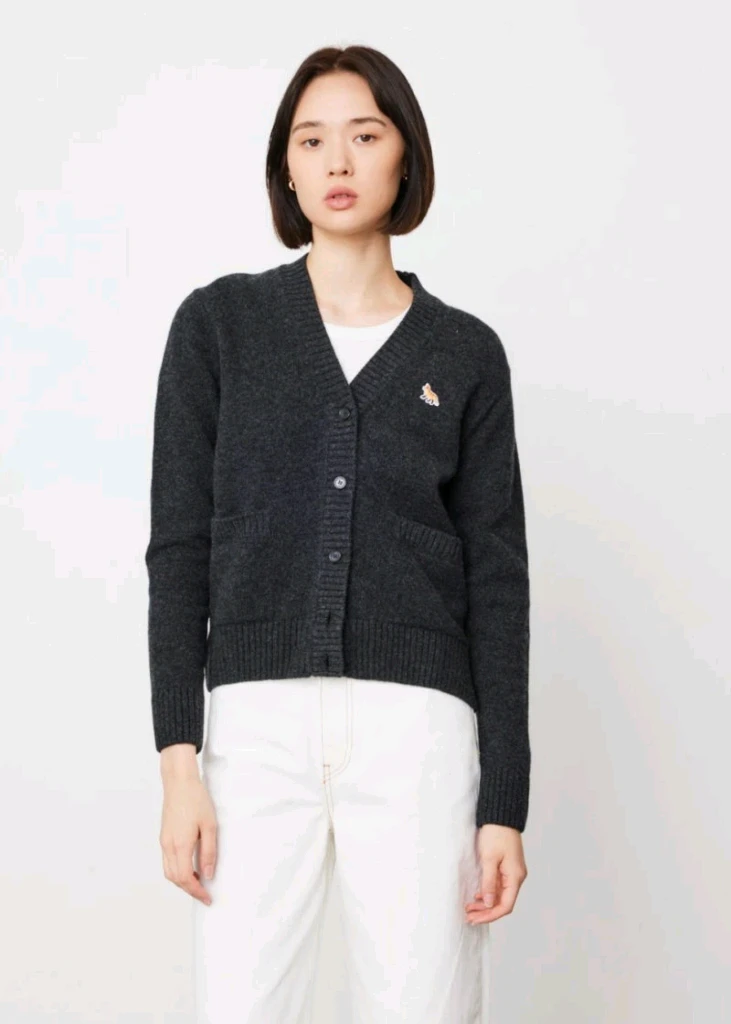 메종키츠네 베이비 폭스 패치 여성 울 브이넥 가디건 니트 이미지