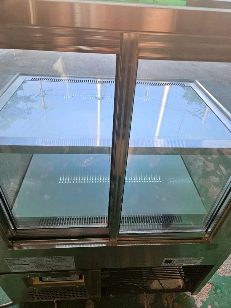 세경 마카롱 냉장 쇼케이스 앞쪽 1단, 뒤쪽 2단 형태 900 700 높이 1250 이미지