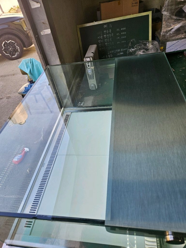 세경 마카롱 냉장 쇼케이스 앞쪽 1단, 뒤쪽 2단 형태 900 700 높이 1250 이미지