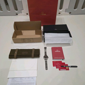 오메가 씨마스터300 NTTD 007에디션 이미지
