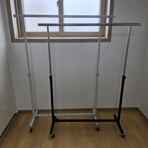 철제행거 검흰 이미지