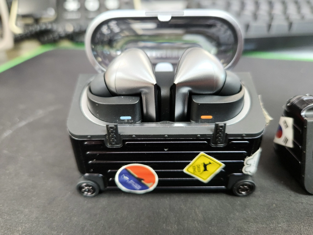 무선 이어폰 삼성 갤럭시 버즈3 프로(SM-R630N) 실버 판매합니다 이미지