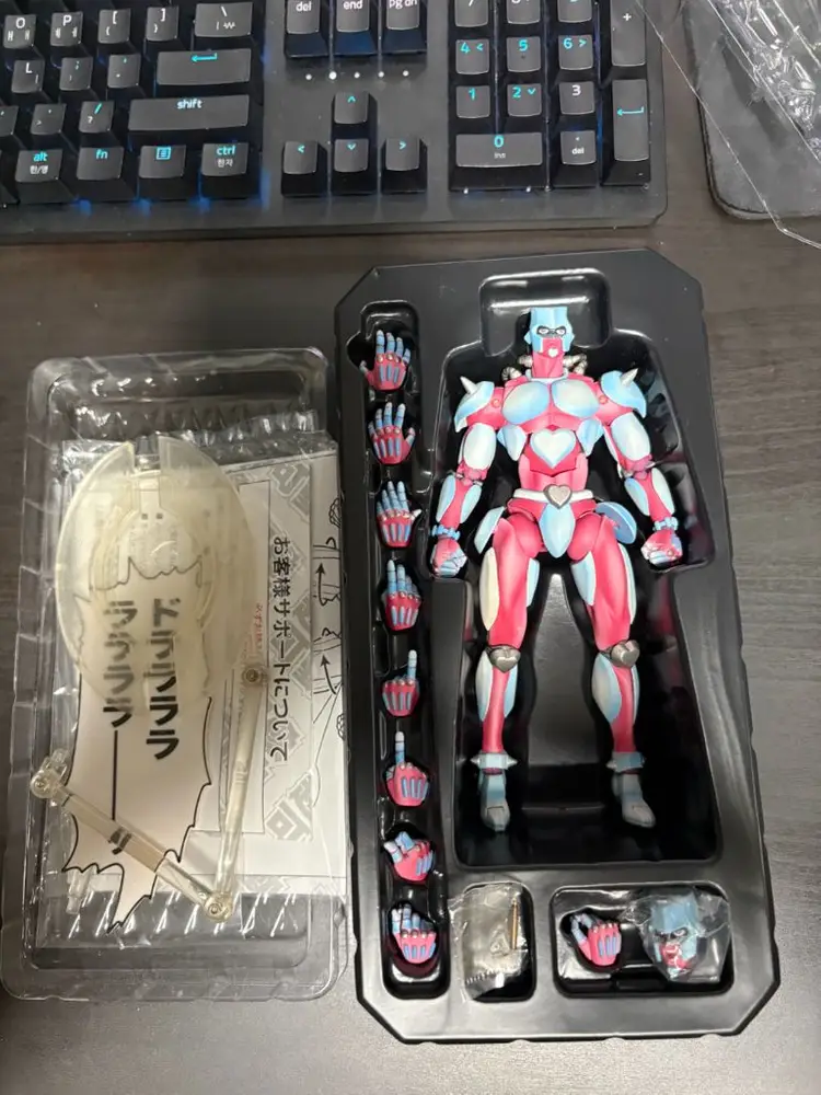 죠죠 메디코스 크레이지 다이아몬드 초상가동 피규어 이미지