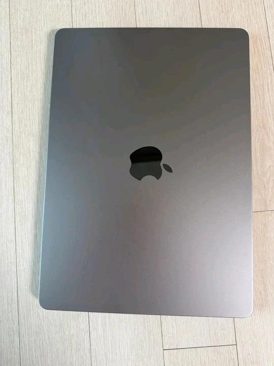 애플 맥북 에어 M2 13인치 16GB 512GB 이미지