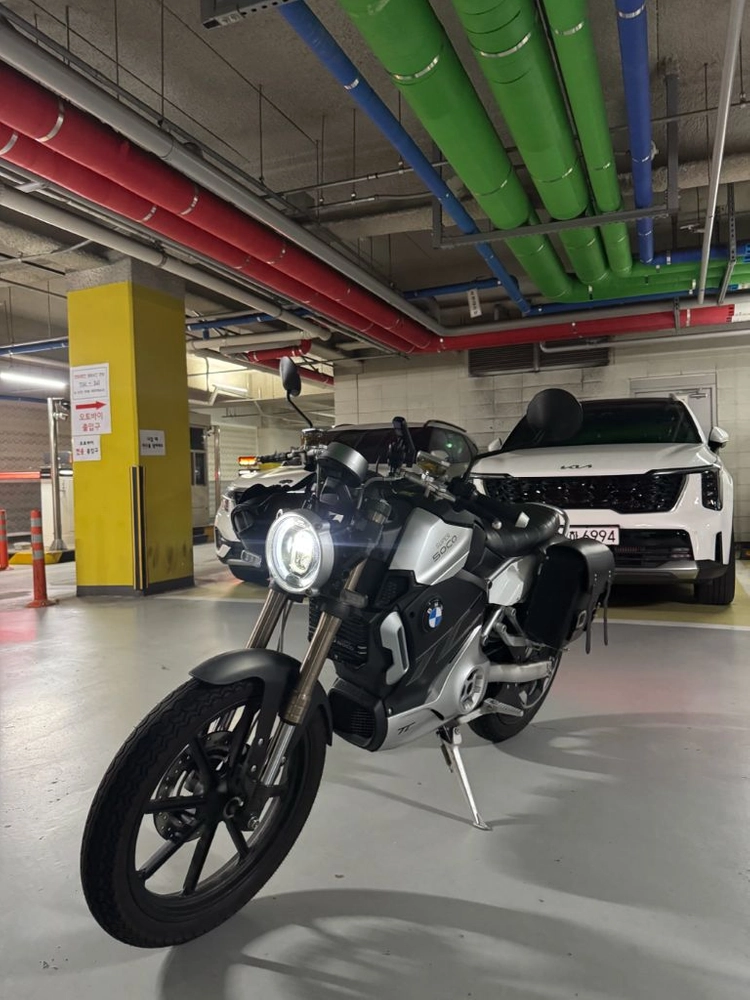 슈퍼 쏘코 TC max 전기오토바이 블랙 이미지