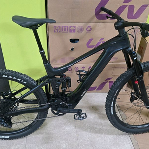 최상급 풀카본 MTB 전기자전거 227k 주행 이미지