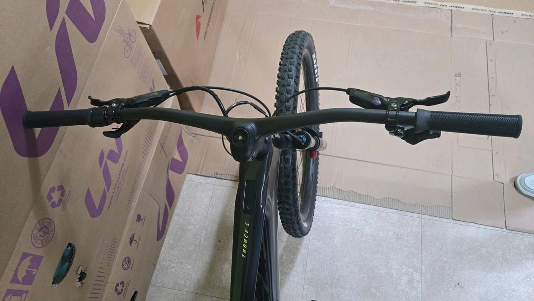 최상급 풀카본 MTB 전기자전거 227k 주행 이미지