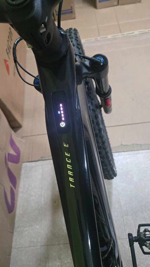최상급 풀카본 MTB 전기자전거 227k 주행 이미지
