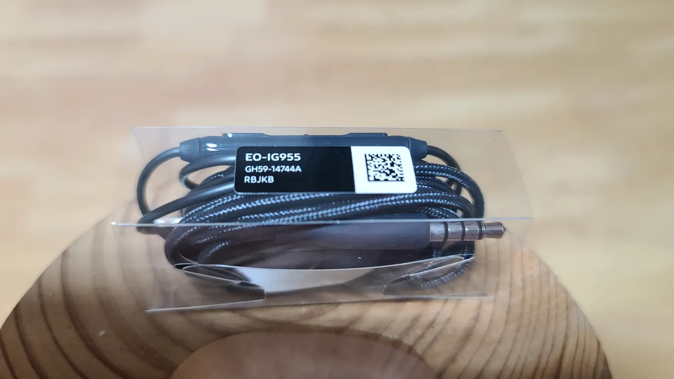 삼성 번들 AKG 유선 이어폰 (EO-IG955 / 3.5mm) 이미지