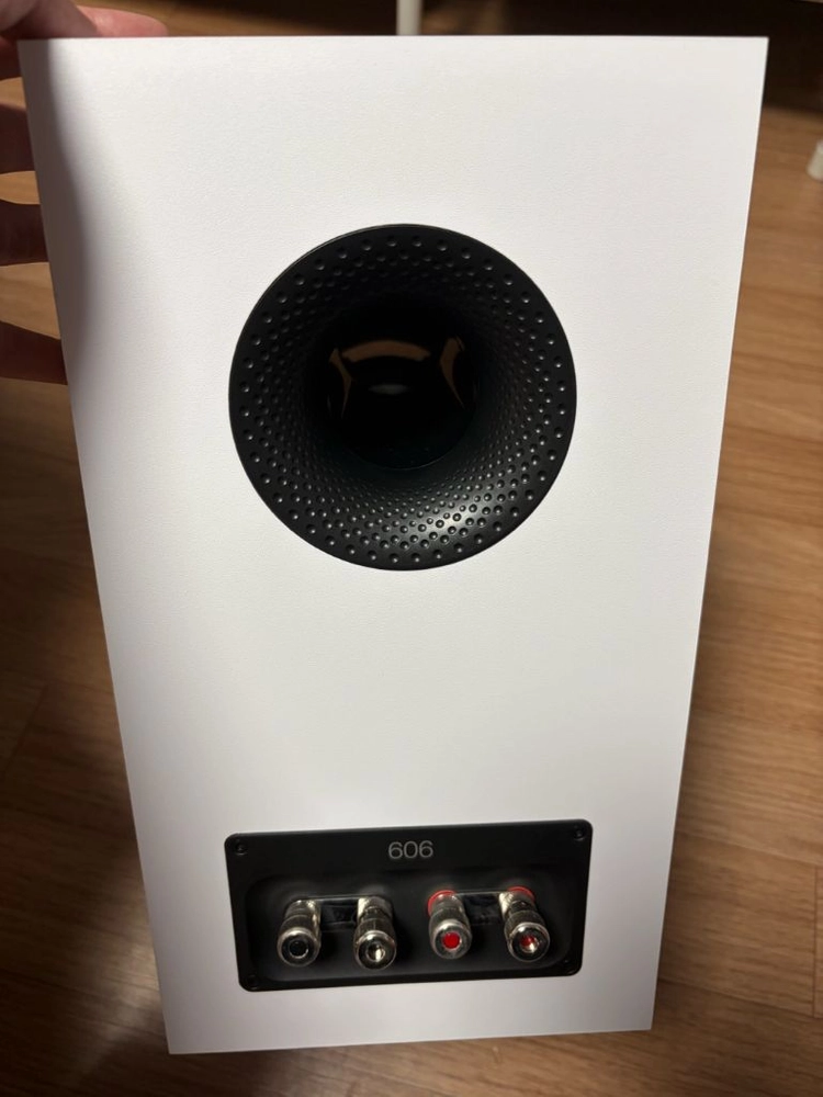 B&W 606 S3 화이트 Bowers & Wilkins 바워스앤윌킨스 이미지