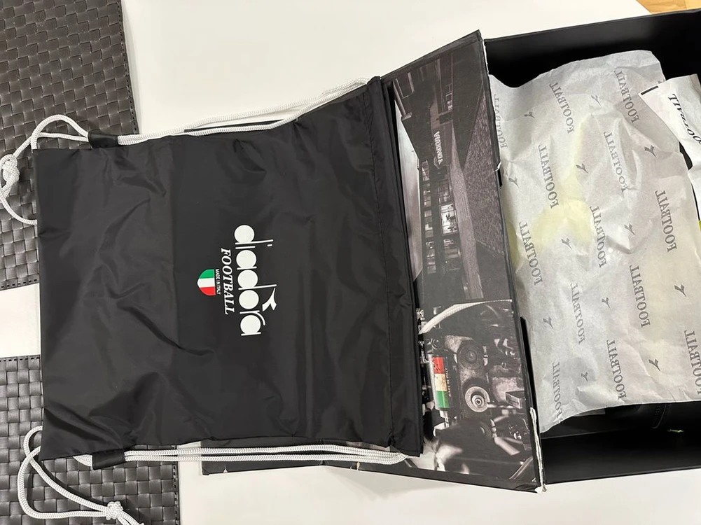 축구화 디아도라 브라질 이탈리아 265mm 팝니다. 이미지