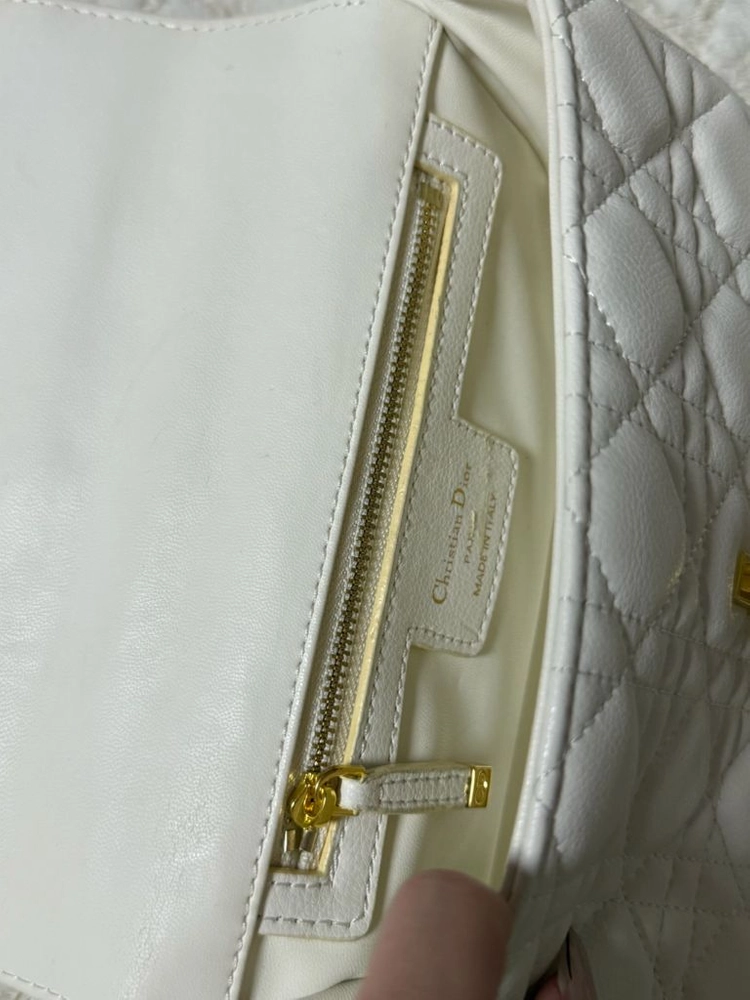 디올 카로백 화이트 금장 체인 숄더백 이미지