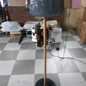 이케아 에베달 플로어 조명 팝니다. 이미지