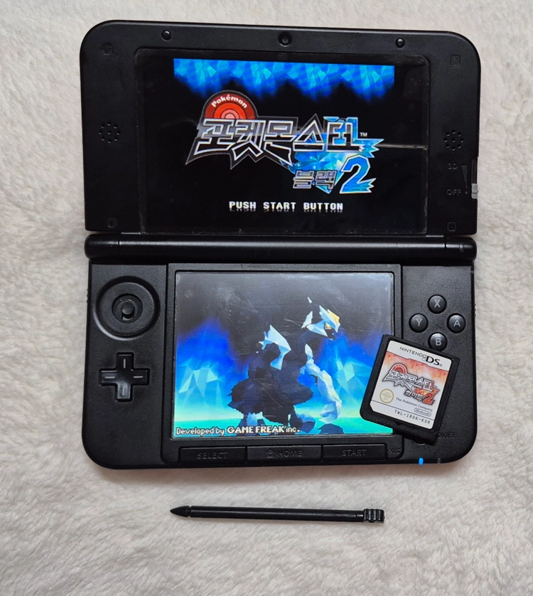 닌텐도3ds xl 구큰다수 레드, 포켓뱅크, 포켓몬스터 블랙2, 화이트2 포함 칩3개 이미지