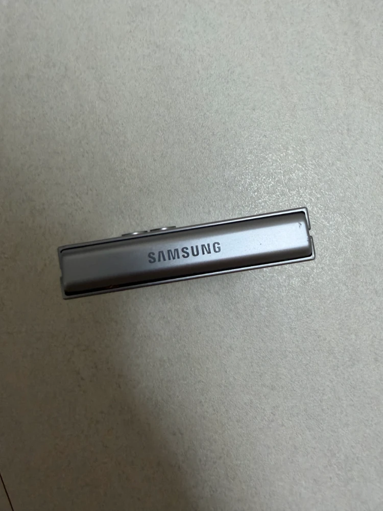 삼성 갤럭시 z플립 6실버 256GB 이미지